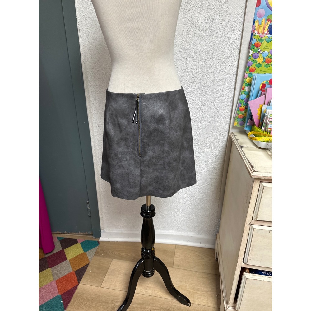 Anthropologie Vegan Leather Mini Skirt Gray Button Detail Size S Edgy Moto Skirt - Picture 8 of 11